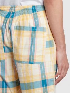 Farah Trehurst Twill Check Shorts In Cream