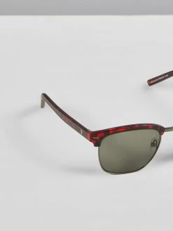 Farah Club Tortoiseshell Sunglasses In Red Jeans