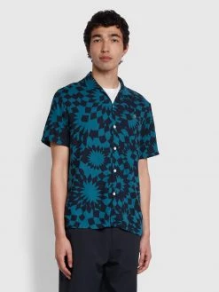 Farah Rebello Casual Fit Short Sleeve Shirt In Oil Blue